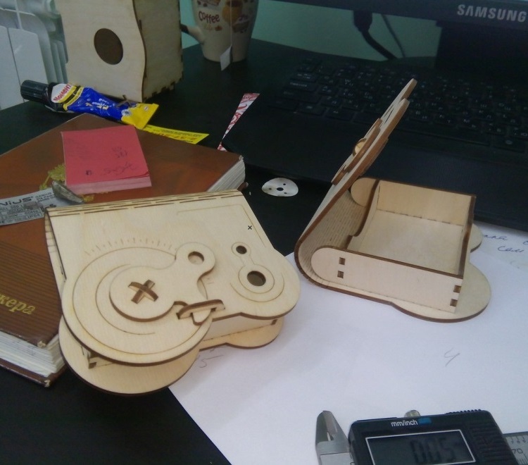 Laser Cut Wooden Box With Rotary Latch Free Vector